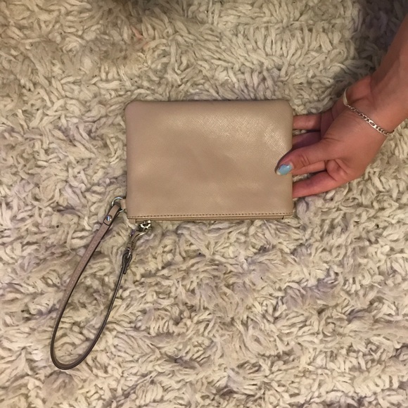 Beige coach wristlet - Picture 2 of 3
